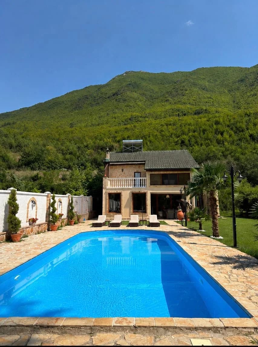 Villa exterior overlooking the swimming pool